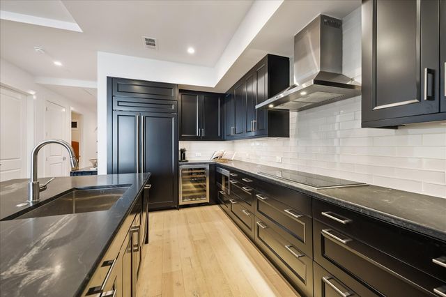 2325 Welch Street 704, Houston, TX 77019