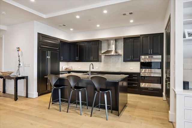 2325 Welch Street 704, Houston, TX 77019