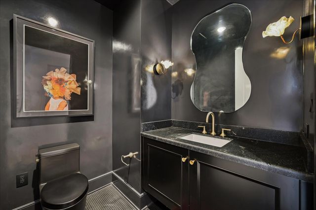 2325 Welch Street 704, Houston, TX 77019
