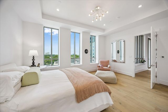 2325 Welch Street 704, Houston, TX 77019