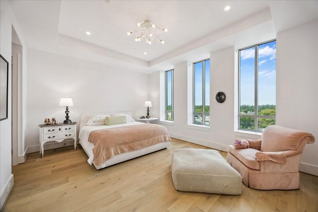2325 Welch Street 704, Houston, TX 77019