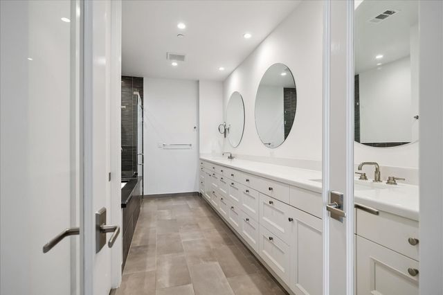 2325 Welch Street 704, Houston, TX 77019