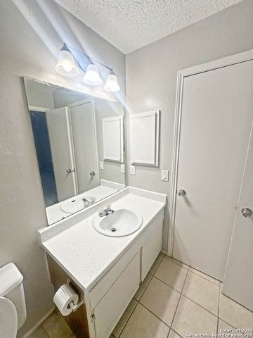 7502 Oak Chase # 7508, San Antonio, TX 78239