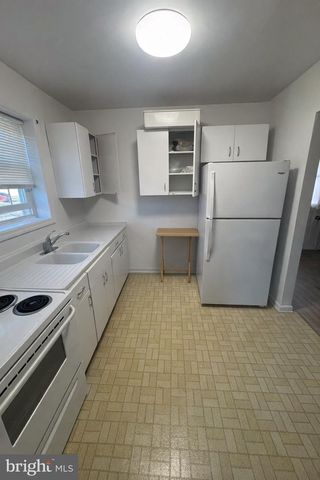 502 SHARPLEY LN, Wilmington, DE 19803