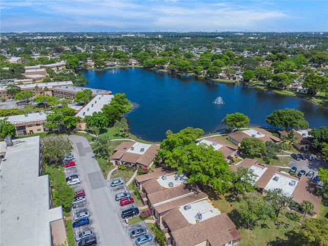 300 Berkley Road 108, Hollywood, FL 33024