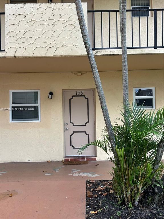 300 Berkley Road 108, Hollywood, FL 33024