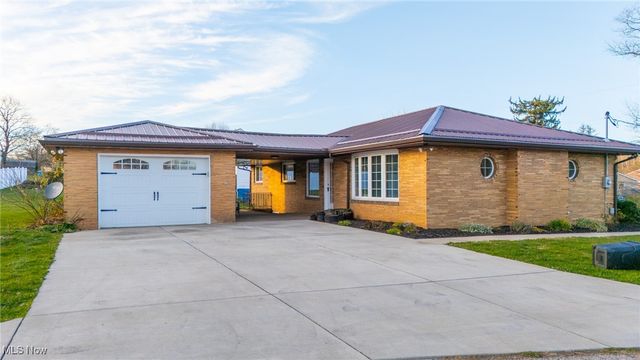 108 Elaine Avenue, Follansbee, WV 26037