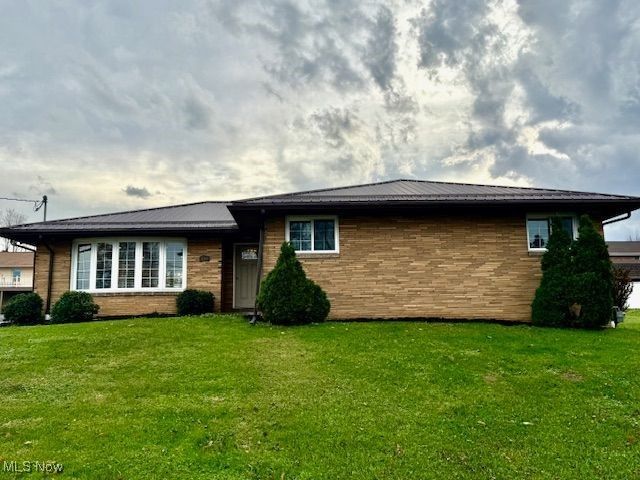 108 Elaine Avenue, Follansbee, WV 26037