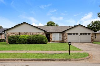 620 Huntwich Drive, Bedford, TX 76021