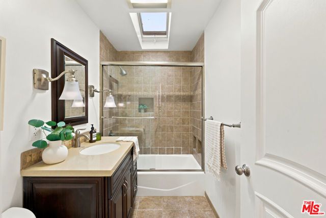3628 Rosewood Avenue, Los Angeles, CA 90066