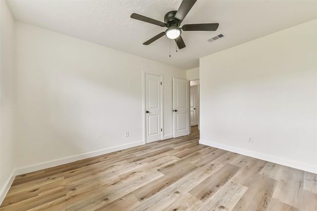 1913 Grace Street, Alvin, TX 77511