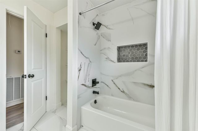 1913 Grace Street, Alvin, TX 77511