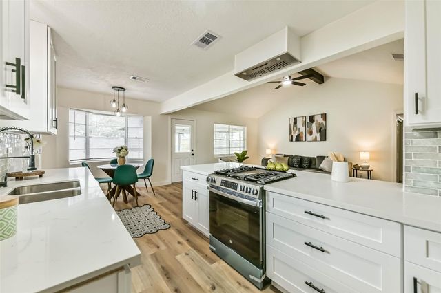 1913 Grace Street, Alvin, TX 77511