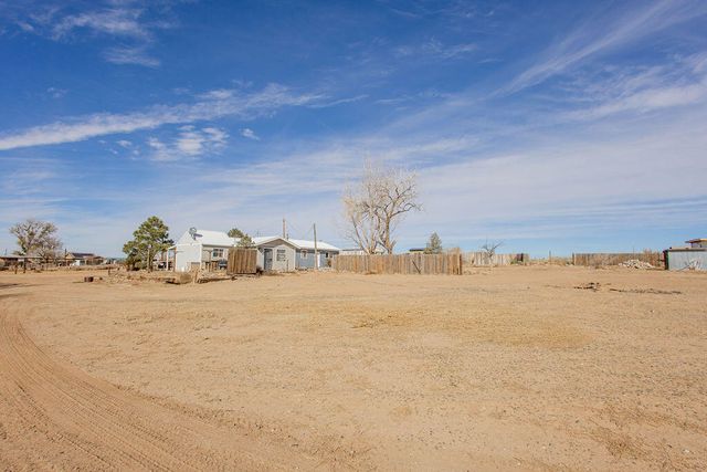 3 T J Lane, Los Lunas, NM 87031