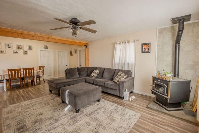 3 T J Lane, Los Lunas, NM 87031