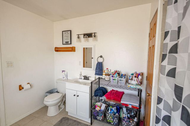 3 T J Lane, Los Lunas, NM 87031