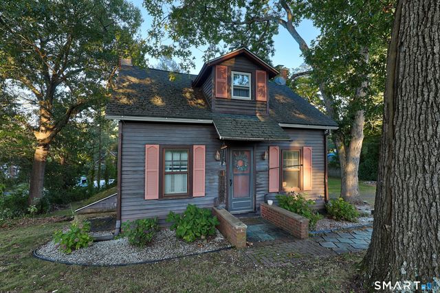 142 Crystal Lake Road, Middletown, CT 06457