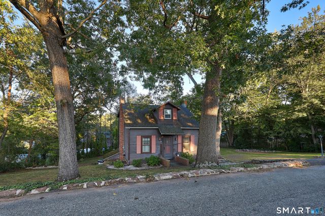 142 Crystal Lake Road, Middletown, CT 06457