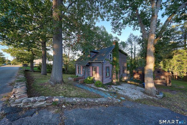 142 Crystal Lake Road, Middletown, CT 06457