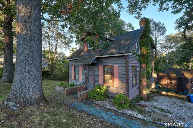 142 Crystal Lake Road, Middletown, CT 06457