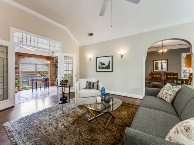 1107 Clermont Avenue, Dallas, TX 75223