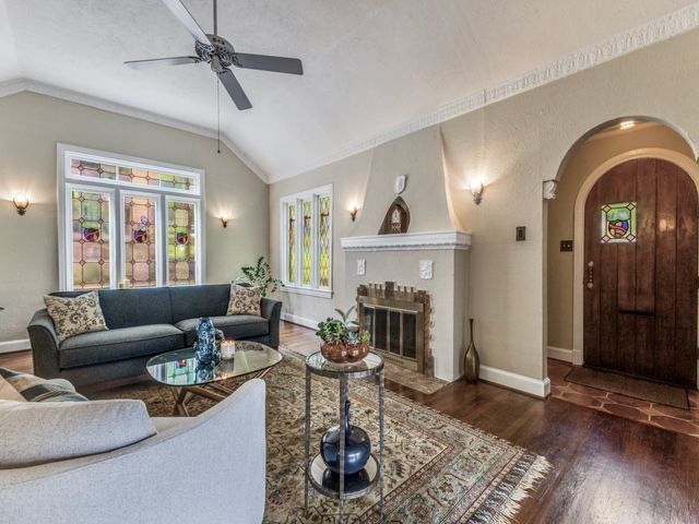 1107 Clermont Avenue, Dallas, TX 75223