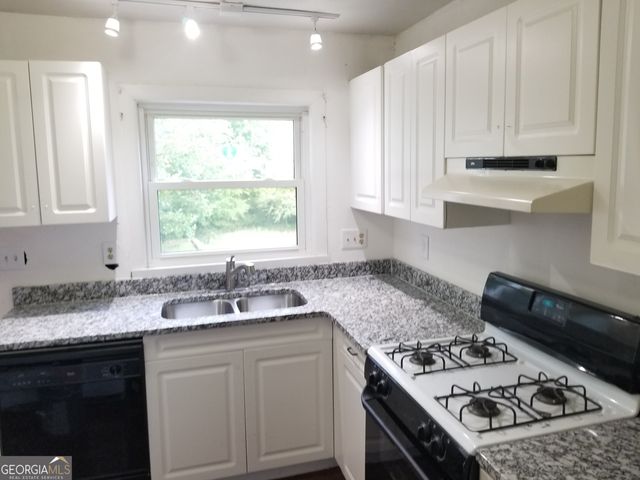 5066 Phillips Drive, Forest Park, GA 30297