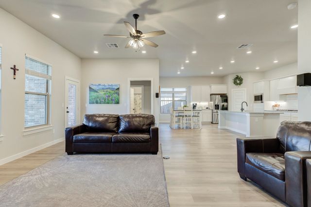 2915 Tractor Avenue, Wolfforth, TX 79382