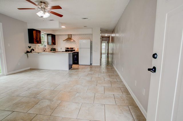 636 Carnathan Court, Fort Walton Beach, FL 32547