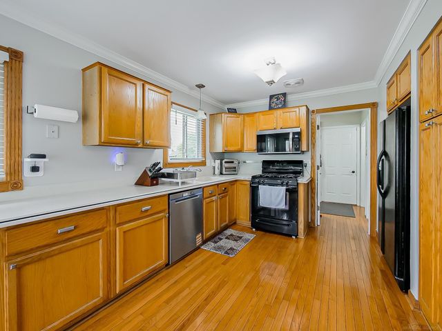 33785 Farmview Lane, Fraser, MI 48026