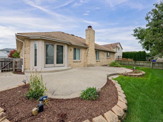 33785 Farmview Lane, Fraser, MI 48026