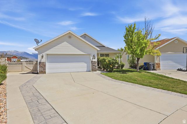 2518 N APRICOT PL, Saratoga Springs, UT 84045