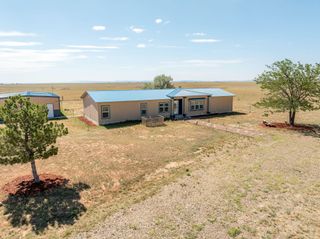 100 Bluegrass S Road, Estancia, NM 87016