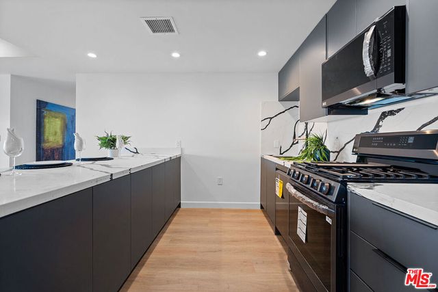 321 S Oxford Avenue 203, Los Angeles, CA 90010