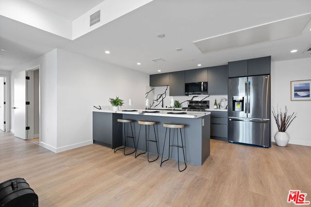 321 S Oxford Avenue 203, Los Angeles, CA 90010