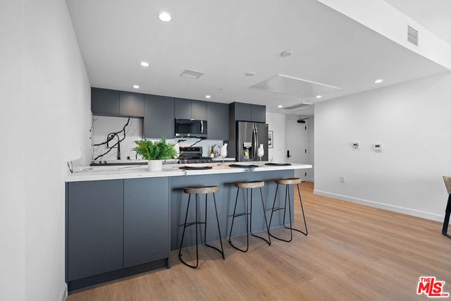 321 S Oxford Avenue 203, Los Angeles, CA 90010