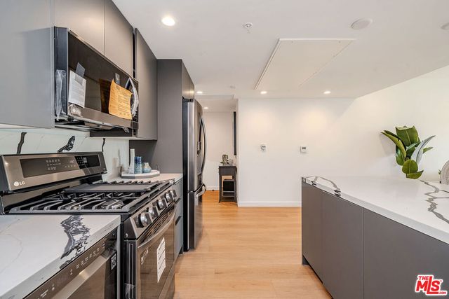 321 S Oxford Avenue 203, Los Angeles, CA 90010