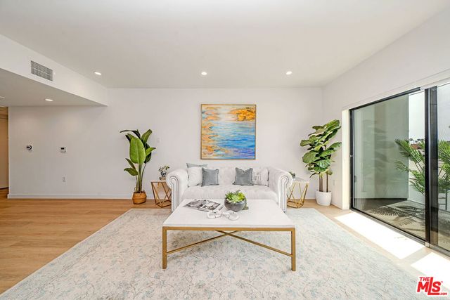 321 S Oxford Avenue 203, Los Angeles, CA 90010