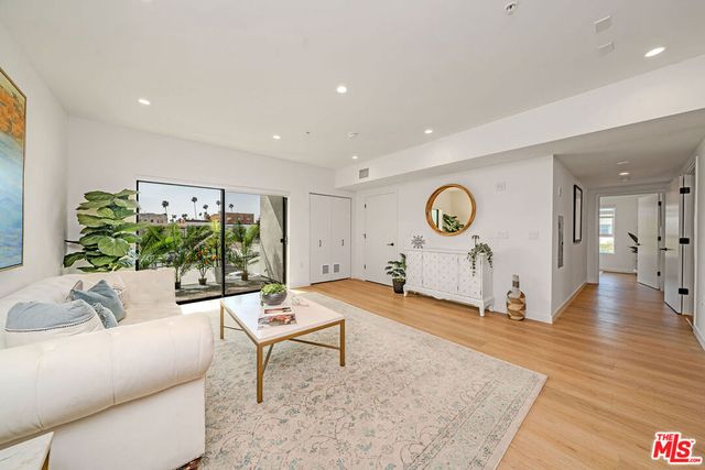 321 S Oxford Avenue 203, Los Angeles, CA 90010
