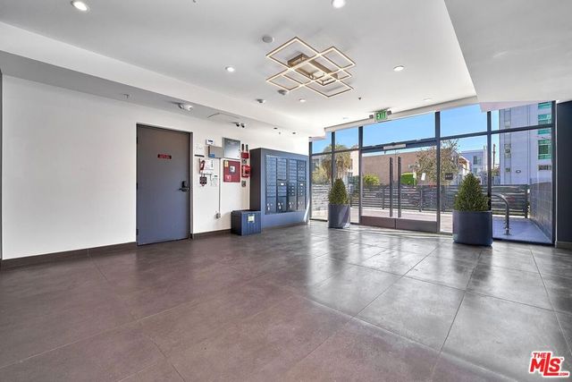 321 S Oxford Avenue 203, Los Angeles, CA 90010