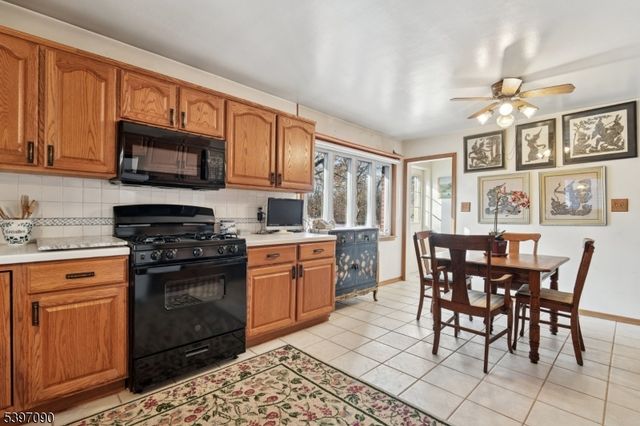 29 Sycamore Ave, Livingston Twp., NJ 07039