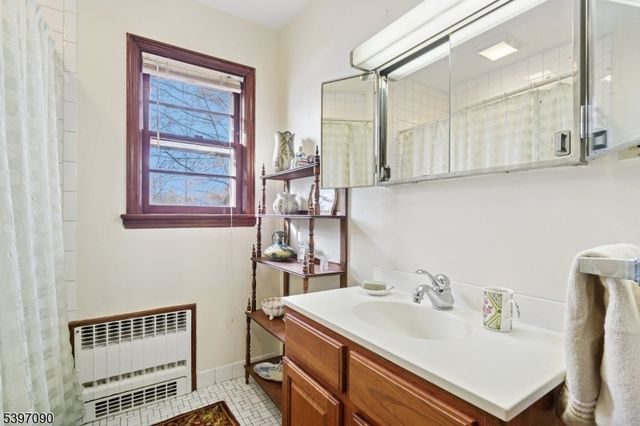 29 Sycamore Ave, Livingston Twp., NJ 07039