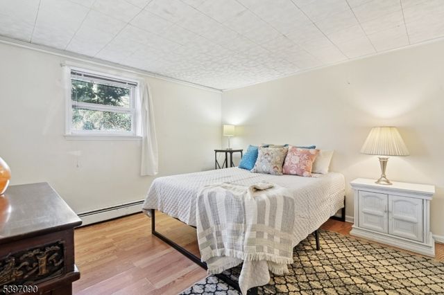 29 Sycamore Ave, Livingston Twp., NJ 07039