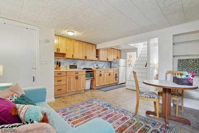 29 Sycamore Ave, Livingston Twp., NJ 07039