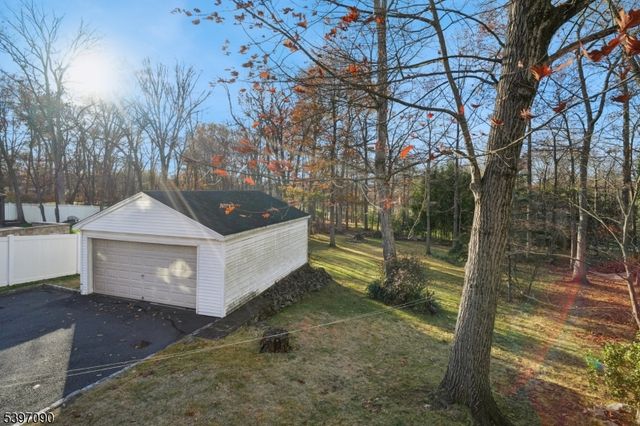 29 Sycamore Ave, Livingston Twp., NJ 07039
