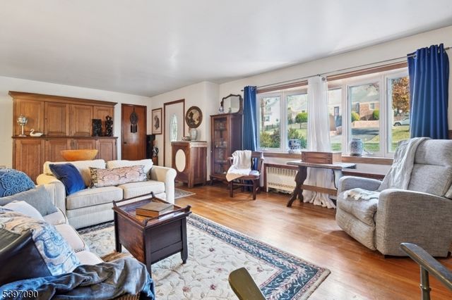 29 Sycamore Ave, Livingston Twp., NJ 07039