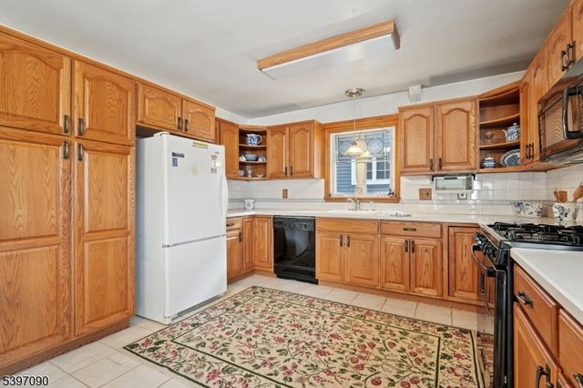 29 Sycamore Ave, Livingston Twp., NJ 07039