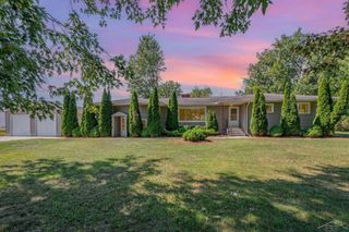 2671 N 8 Mile Road, Pinconning, MI 48650