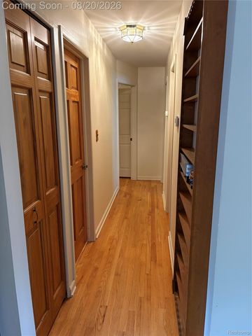 405 S Wildwood Street, Westland, MI 48186