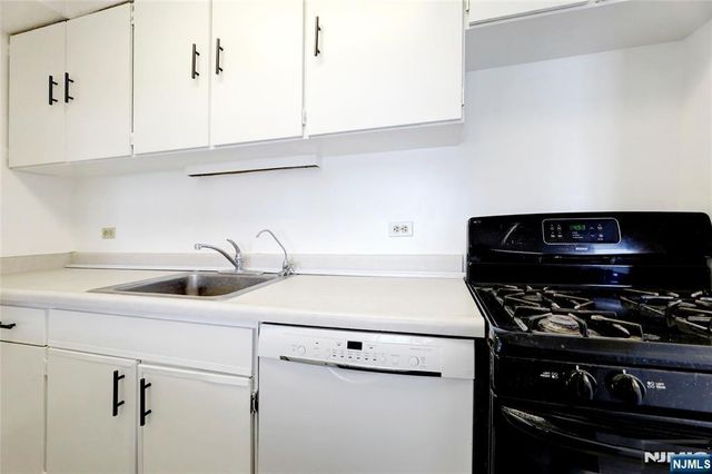 7002 Boulevard East 15p, Guttenberg, NJ 07093